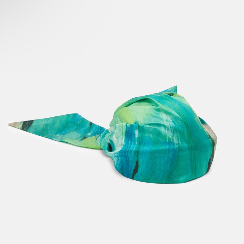 GIGI SATIN HEAD WRAP IN GREEN